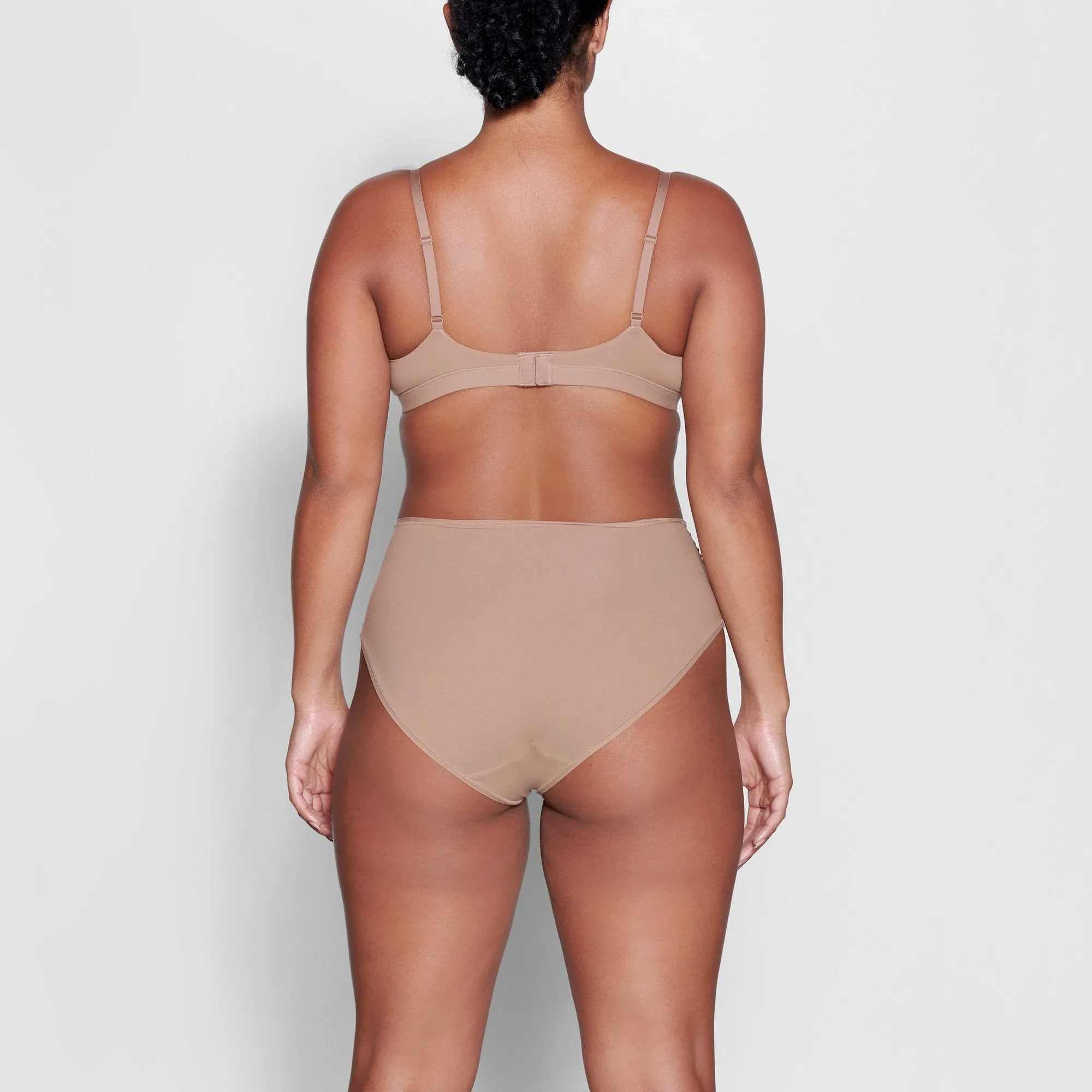 FITS EVERYBODY FULL BRIEF | SIENNA